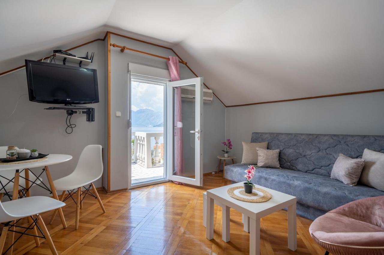Apartment With Sea View Cattaro Esterno foto